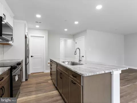 Kitchen - 325 Devonshire Rd, Hagerstown, MD 21740 photo 2 of 4