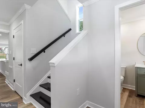Entry Way - 325 Devonshire Rd, Hagerstown, MD 21740 photo 1 of 8