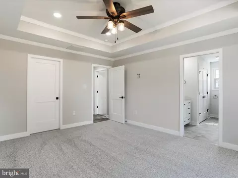 Entry Way - 325 Devonshire Rd, Hagerstown, MD 21740 photo 8 of 8