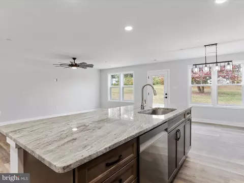 Kitchen - 325 Devonshire Rd, Hagerstown, MD 21740 photo 3 of 4