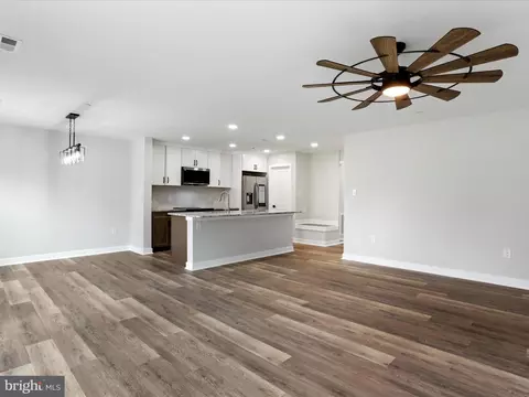 Living - 325 Devonshire Rd, Hagerstown, MD 21740 photo 3 of 3