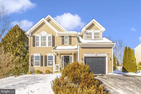7 Rockingham Dr, Keedysville, MD 21756