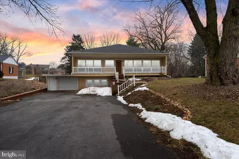 13331 Apple Hill Dr, Hagerstown, MD 21742