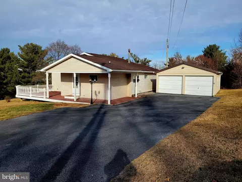 22812 Federal Lookout Rd, Smithsburg, MD 21783