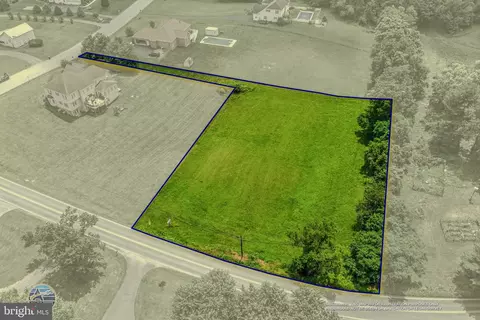 13638 Creek View Dr, Hagerstown, MD 21740