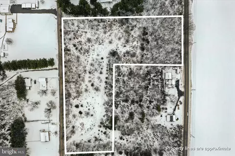 Pinehill Drive, Hagerstown, MD 21740