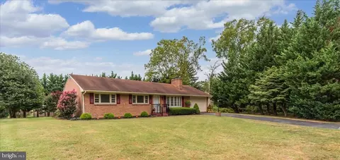 19103 Beacon Ln, Hagerstown, MD 21742
