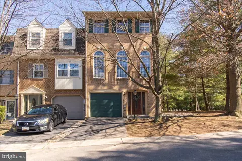 1015 Lindsay Ln, Hagerstown, MD 21742