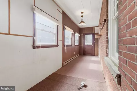 Entry Way - 72 S Main St, Smithsburg, MD 21783 photo 3 of 8