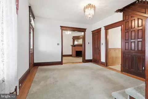 Living - 72 S Main St, Smithsburg, MD 21783 photo 2 of 6
