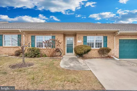 319 Sunbrook Ln #98, Hagerstown, MD 21740