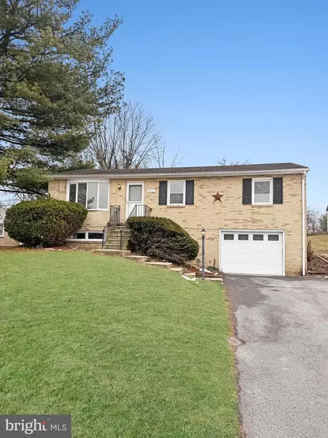 16835 Petmar Cir, Hagerstown, MD 21742