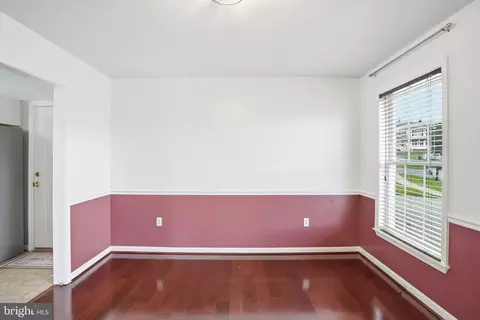 Entry Way - 104 Drew Cir, Smithsburg, MD 21783 photo 5 of 8