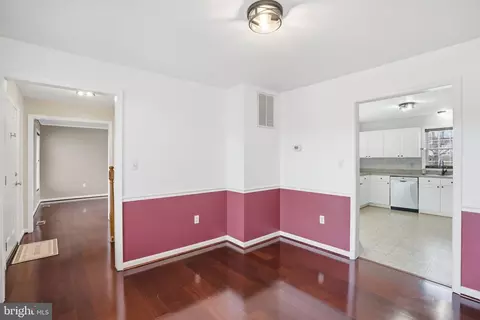Entry Way - 104 Drew Cir, Smithsburg, MD 21783 photo 6 of 8