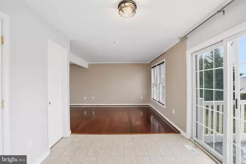 Living - 104 Drew Cir, Smithsburg, MD 21783 photo 5 of 5