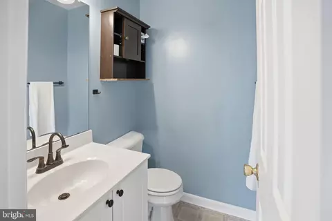 Bath - 104 Drew Cir, Smithsburg, MD 21783 photo 2 of 2
