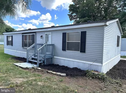16904 Pickwick Ln #307, Hagerstown, MD 21740