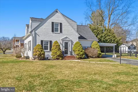 329 E Irvin Ave, Hagerstown, MD 21742