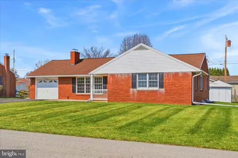 Exterior - 22054 Mohawk Dr, Smithsburg, MD 21783 photo 4 of 11