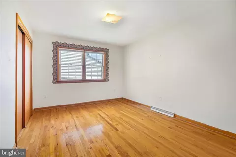 Bedroom - 22054 Mohawk Dr, Smithsburg, MD 21783 photo 3 of 6
