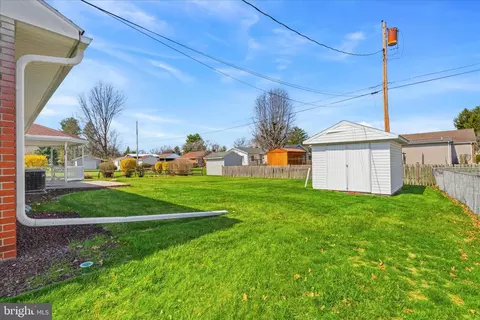 Exterior - 22054 Mohawk Dr, Smithsburg, MD 21783 photo 9 of 11