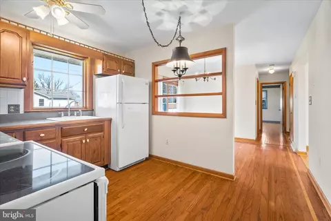 Entry Way - 22054 Mohawk Dr, Smithsburg, MD 21783 photo 1 of 1