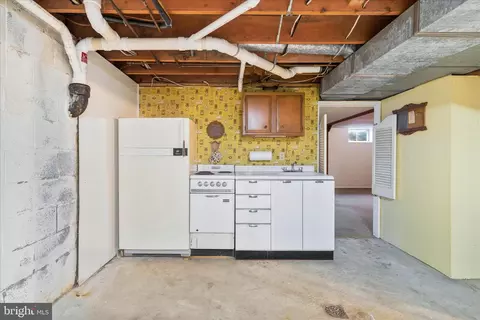 Kitchen - 22054 Mohawk Dr, Smithsburg, MD 21783 photo 4 of 4