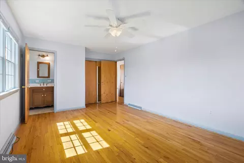 Bedroom - 22054 Mohawk Dr, Smithsburg, MD 21783 photo 2 of 6