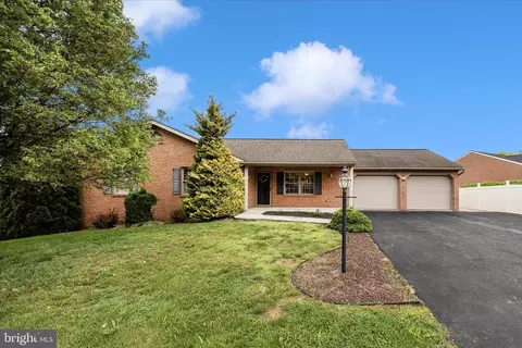 235 Montclair Ct, Hagerstown, MD 21742