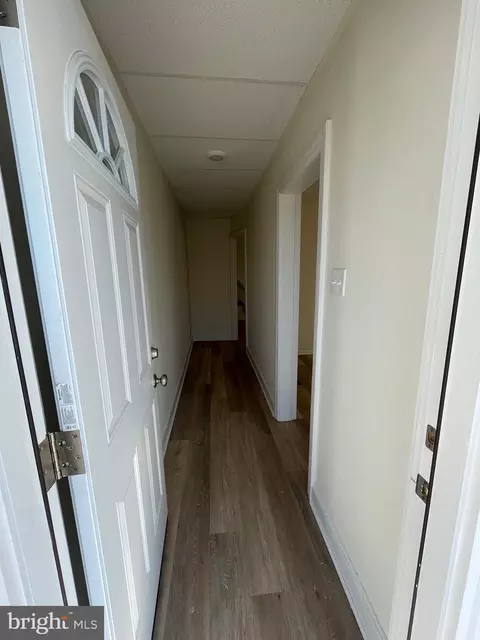 Entry Way - 314 E Franklin St, Hagerstown, MD 21740 photo 1 of 4