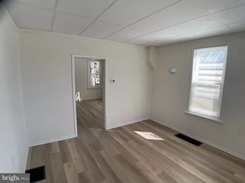 Living - 314 E Franklin St, Hagerstown, MD 21740 photo 1 of 6