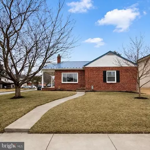301 Avon Rd, Hagerstown, MD 21740