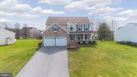 9931 Stephanie Ln, Hagerstown, MD 21740