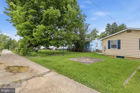 Exterior - 860 Pine St, Hagerstown, MD 21740 photo 2 of 4