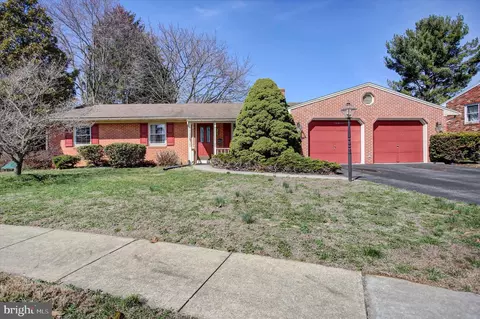 1005 Valleybrook Dr, Hagerstown, MD 21742