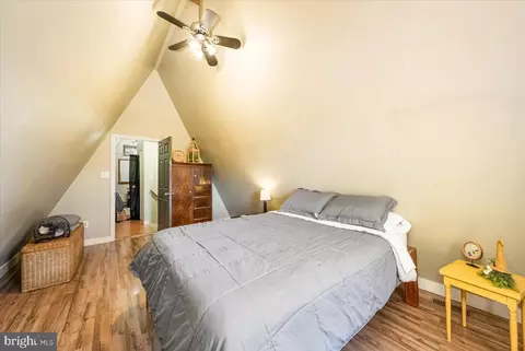 Bedroom - 14141 Roberts Rd, Hancock, MD 21750 photo 4 of 8