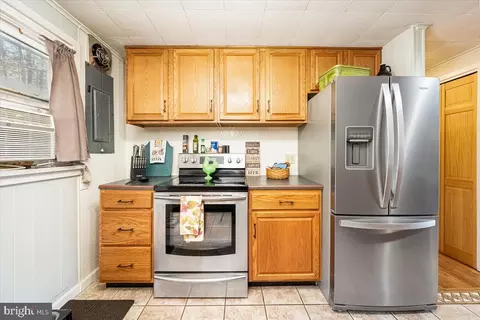 Kitchen - 14141 Roberts Rd, Hancock, MD 21750 photo 3 of 4