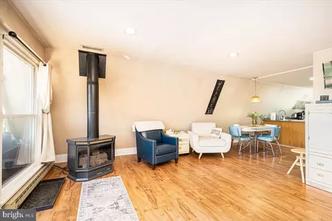 Living - 14141 Roberts Rd, Hancock, MD 21750 photo 1 of 2