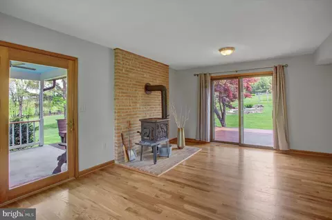 Living - 8001 Mapleville Rd, Boonsboro, MD 21713 photo 6 of 6