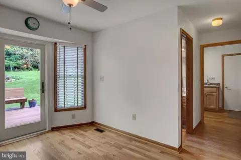 Entry Way - 8001 Mapleville Rd, Boonsboro, MD 21713 photo 4 of 7