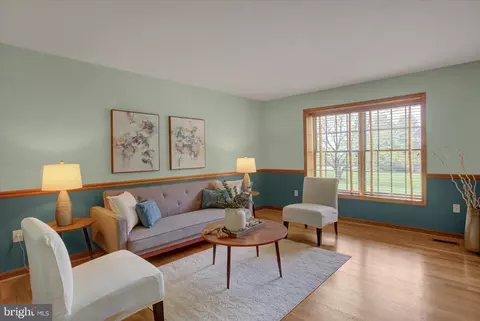 Living - 8001 Mapleville Rd, Boonsboro, MD 21713 photo 2 of 6