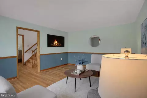 Living - 8001 Mapleville Rd, Boonsboro, MD 21713 photo 3 of 6