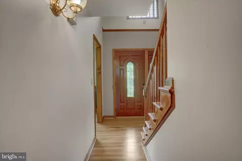 Entry Way - 8001 Mapleville Rd, Boonsboro, MD 21713 photo 2 of 7