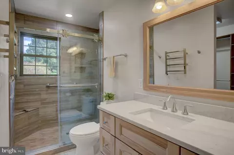 Bath - 8001 Mapleville Rd, Boonsboro, MD 21713 photo 2 of 3