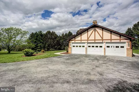 Exterior - 8001 Mapleville Rd, Boonsboro, MD 21713 photo 13 of 30