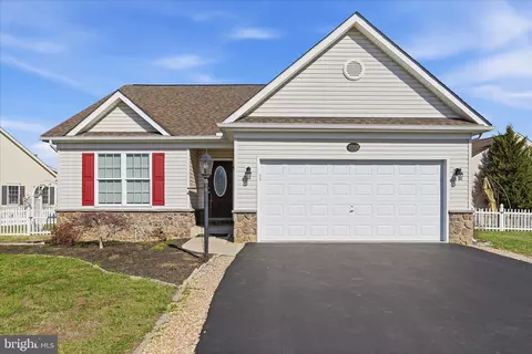 17938 Constitution Cir, Hagerstown, MD 21740