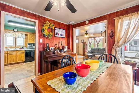 Dining - 17 N Martin St, Clear Spring, MD 21722 photo 3 of 3