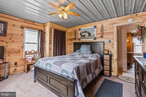 Bedroom - 17 N Martin St, Clear Spring, MD 21722 photo 2 of 3