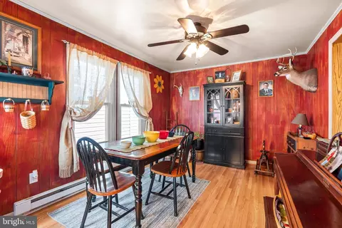 Dining - 17 N Martin St, Clear Spring, MD 21722 photo 1 of 3