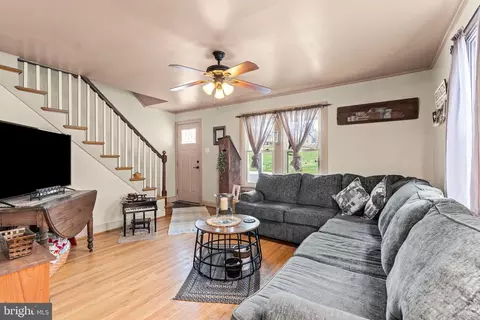 Entry Way - 17 N Martin St, Clear Spring, MD 21722 photo 1 of 4